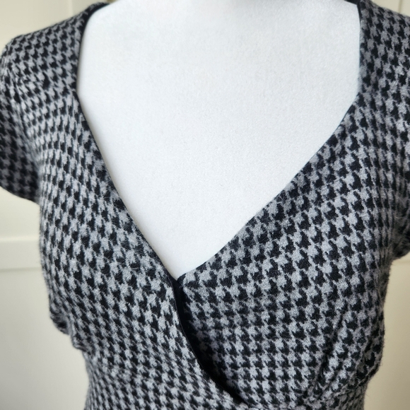 Banana Republic Houndstooth Checkered Dress Black Gray Short Sleeves Medium - Picture 5 of 14
